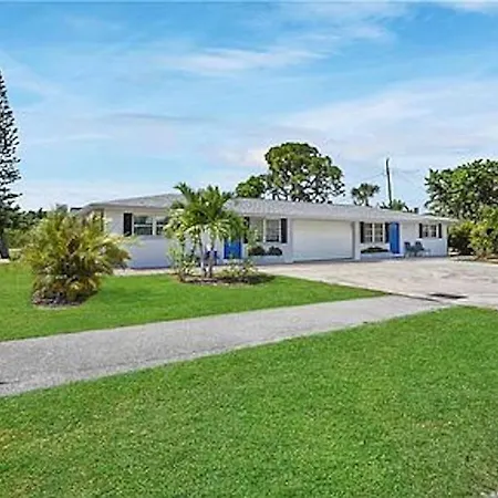 699 Beach Oasis,Walk,Bike To Beach, Fenced Backyard, Large Driveway